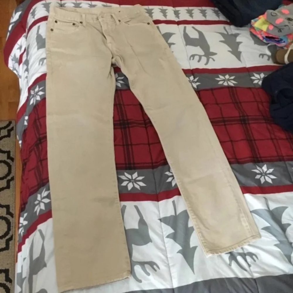 Men’s khakis